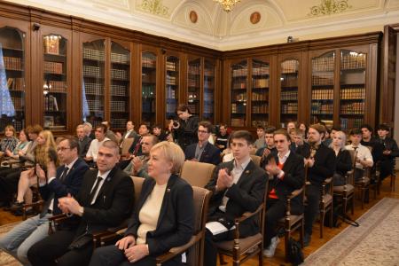Финал турнира по молодежным дебатам в Петербурге: триумф команды ЛКСМ РФ!