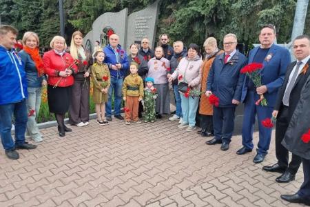 Руководитель фракции КПРФ в Мособлдуме Александр Наумов принял участие в мероприятиях ко Дню Победы в г.о. Домодедово