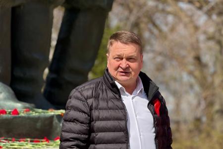 Красный Первомай на Волге: Нижегородские коммунисты вышли на улицы вопреки давлению властей