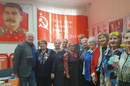 Свердловские коммунисты: Цвет Победы – красный!