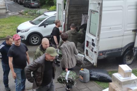 Новгородские коммунисты отправляют очередной конвой в зону СВО