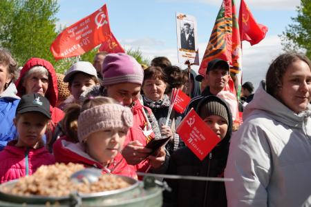 Свердловские коммунисты ярко отметили День Победы в Первоуральске: опорный край державы не забывает своих героев!