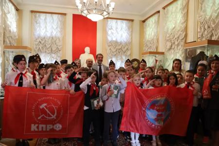 В Уфе отметили День пионерии: Александр Ющенко принял участие в торжественных мероприятиях
