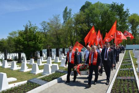 Коммунисты Дагестана отметили 81-ю годовщину Великой Победы