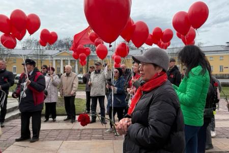 Карелия. Красный Первомай в Петрозаводске
