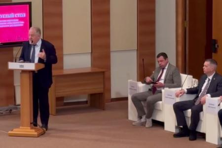 Сергей Обухов про «лифт — в пропасть, кипяток — на дороги, фекалии — в управу». О реалиях в «умном городе» и рецептах КПРФ