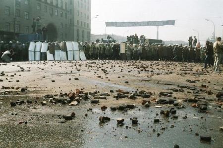Дата в истории. 1 мая 1993 г. в Москве в ходе демонстрации произошли столкновения манифестантов с милицией