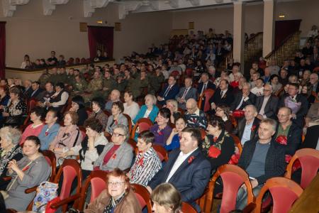 Н.Н. Иванов провел торжественное собрание-концерт, посвященные Дню международной солидарности трудящихся, Дню Победы и 120-летию со дня рождения Л.И. Брежнева
