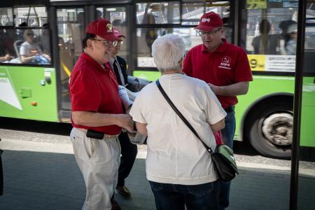В Курске под руководством Н.Н. Иванова партактив вышел на акцию «Красные в городе», посвященной Великой Победе