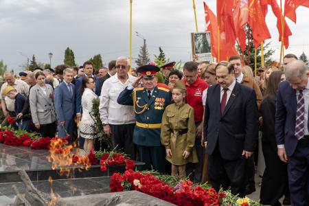Цвет Победы – красный! Курские коммунисты под руководством Н.Н. Иванова отметили День Победы