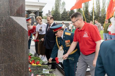Цвет Победы – красный! Курские коммунисты под руководством Н.Н. Иванова отметили День Победы