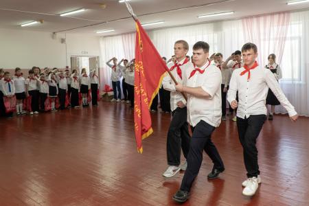 Курская область: в Железногорске прошло масштабное посвящение в пионеры