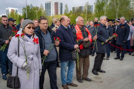 День Победы в Перми. Коммунисты приняли участие в общегородской церемонии возложения цветов