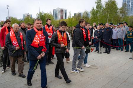 День Победы в Перми. Коммунисты приняли участие в общегородской церемонии возложения цветов