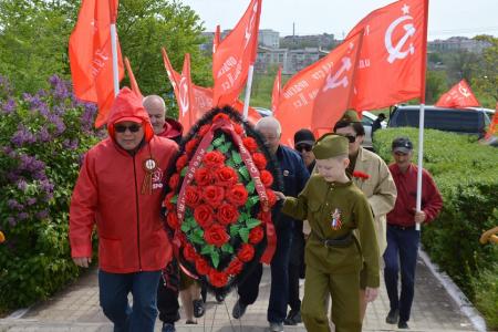 Коммунисты Калмыкии провели автопробег, посвященный 81-й годовщине Великой Победы