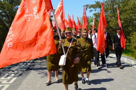 Коммунисты Калмыкии приняли участие в праздновании Дня победы