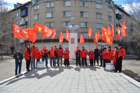 Коммунисты Забайкалья отметили 1 Мая автопробегом и митингом
