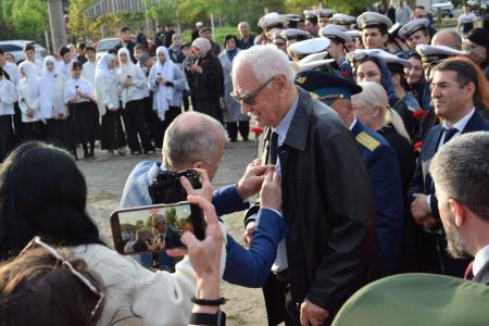 В Дагестанском Каспийске состоялось торжественное открытие памятника Генералиссимусу Советского Союза Иосифу Сталину
