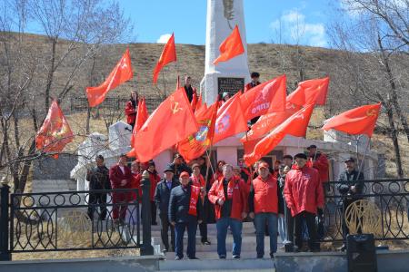 Коммунисты Забайкалья отметили 1 Мая автопробегом и митингом