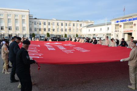 В Дагестанском Каспийске состоялось торжественное открытие памятника Генералиссимусу Советского Союза Иосифу Сталину