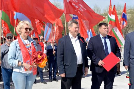«Мир, труд, май»: в Новосибирске митингом и шествием отметили Международный день солидарности трудящихся