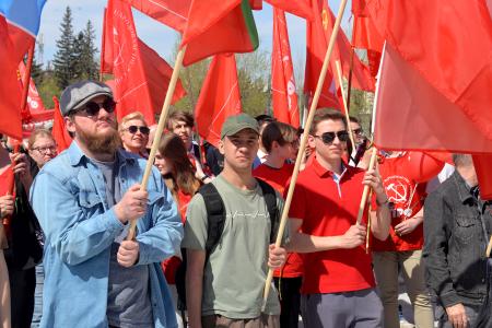 «Мир, труд, май»: в Новосибирске митингом и шествием отметили Международный день солидарности трудящихся