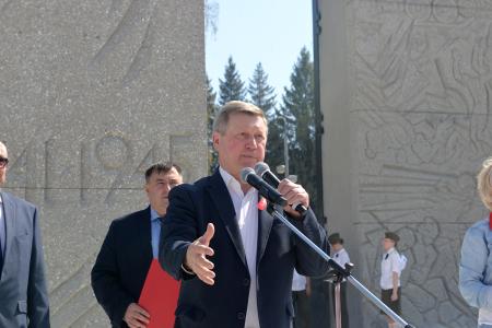 «Мир, труд, май»: в Новосибирске митингом и шествием отметили Международный день солидарности трудящихся