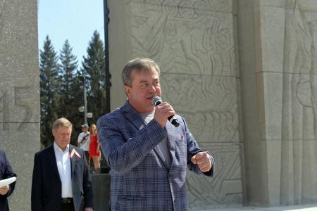 «Мир, труд, май»: в Новосибирске митингом и шествием отметили Международный день солидарности трудящихся