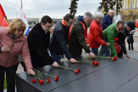 Коммунисты города на Неве: Да здравствует 1 мая - День рабочей гордости и солидарности людей труда!