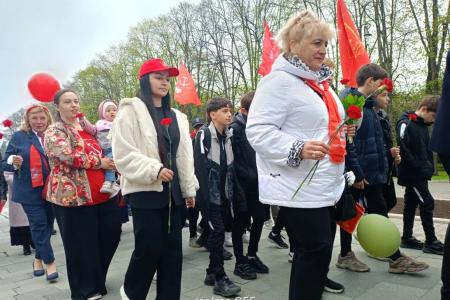 Кабардино-Балкария. Первомай в Нальчике: Мир придёт к социализму!