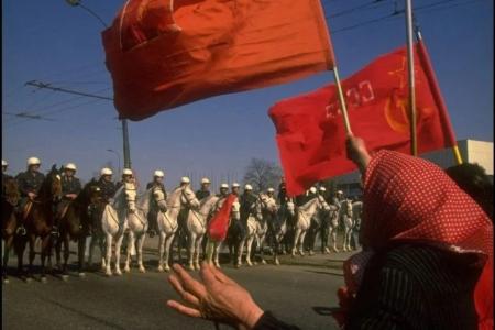Дата в истории. 1 мая 1993 г. в Москве в ходе демонстрации произошли столкновения манифестантов с милицией