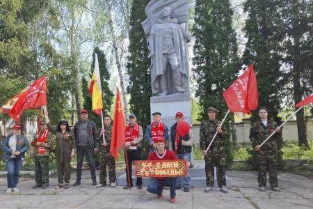 Рязанские коммунисты отметили 81-летие Победы под Красными Знаменами