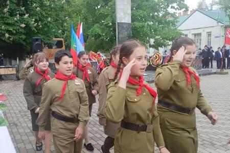 В Карачаево-Черкесии состоялся массовый прием в пионеры