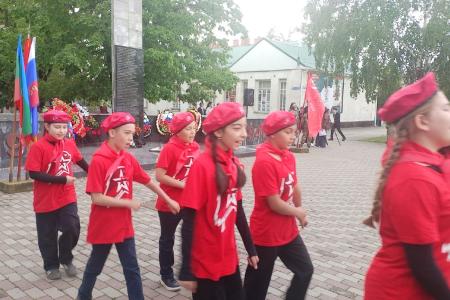 В Карачаево-Черкесии состоялся массовый прием в пионеры