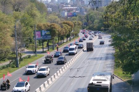 Красные Знамена на улицах донской столицы: в Ростове-на-Дону отметили 81-ю годовщину Победы советского народа в Великой Отечественной войне