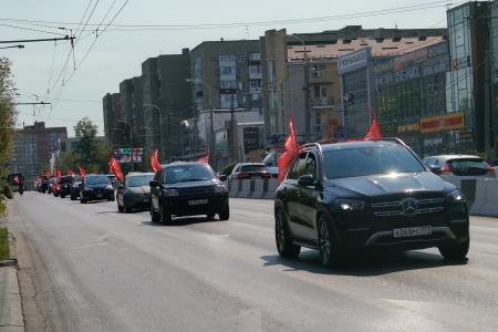Красные Знамена на улицах донской столицы: в Ростове-на-Дону отметили 81-ю годовщину Победы советского народа в Великой Отечественной войне