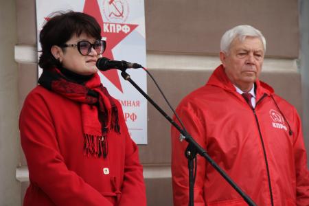 Первомай не отменить! В Липецке состоялась встреча депутатов-коммунистов облсовета с жителями региона