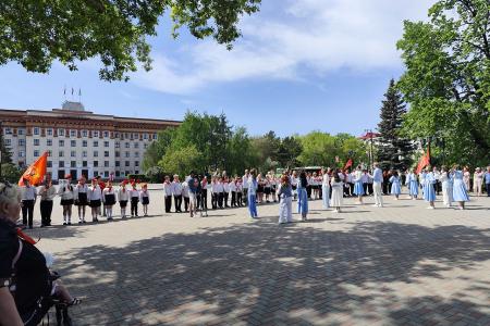 «Взвейтесь кострами!»: КПРФ провела пионерский смотр в центре Тюмени