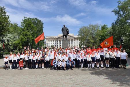 «Взвейтесь кострами!»: КПРФ провела пионерский смотр в центре Тюмени