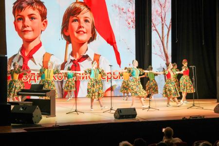 Удмуртия. В Ижевске прошел праздничный концерт, посвященный Дню пионерии
