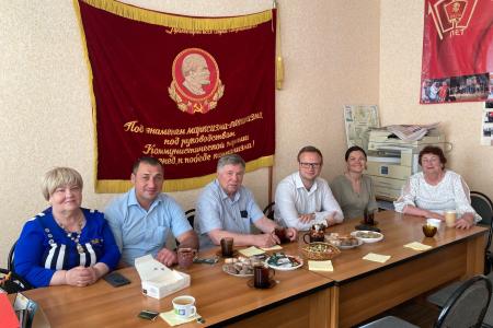 Владимир Исаков провёл приём населения в г. Новомосковск