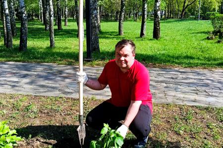 Рязань. Коммунисты приняли участие в эколого-патриотической акции «Сад памяти»