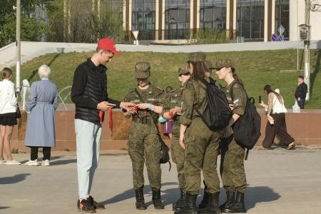 В Иванове коммунисты и комсомольцы вышли на «Красную улицу» в преддверии 81-й годовщины Великой Победы