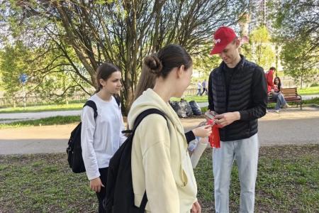 В Иванове коммунисты и комсомольцы вышли на «Красную улицу» в преддверии 81-й годовщины Великой Победы