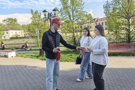 В Иванове коммунисты и комсомольцы вышли на «Красную улицу» в преддверии 81-й годовщины Великой Победы