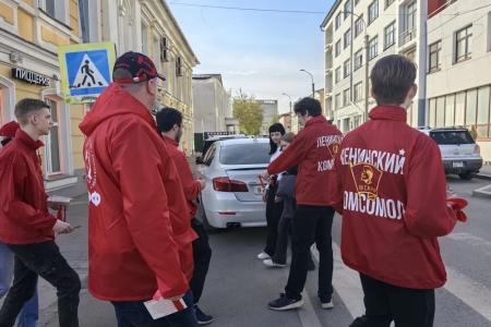 В Иванове коммунисты и комсомольцы вышли на «Красную улицу» в преддверии 81-й годовщины Великой Победы