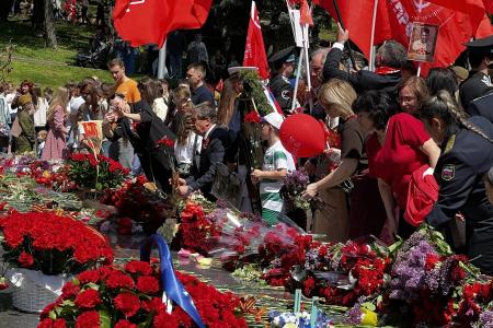 Память не угасает. Ряды не редеют. Ставропольские коммунисты и сторонники партии в едином строю встретили День Великой Победы