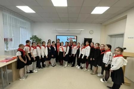 В Карачаево-Черкесии состоялся массовый прием в пионеры