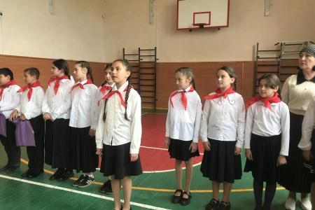 В Карачаево-Черкесии состоялся массовый прием в пионеры