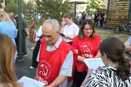 Москва. Марфино: жители против платных парковок и губительных экспериментов со дворами